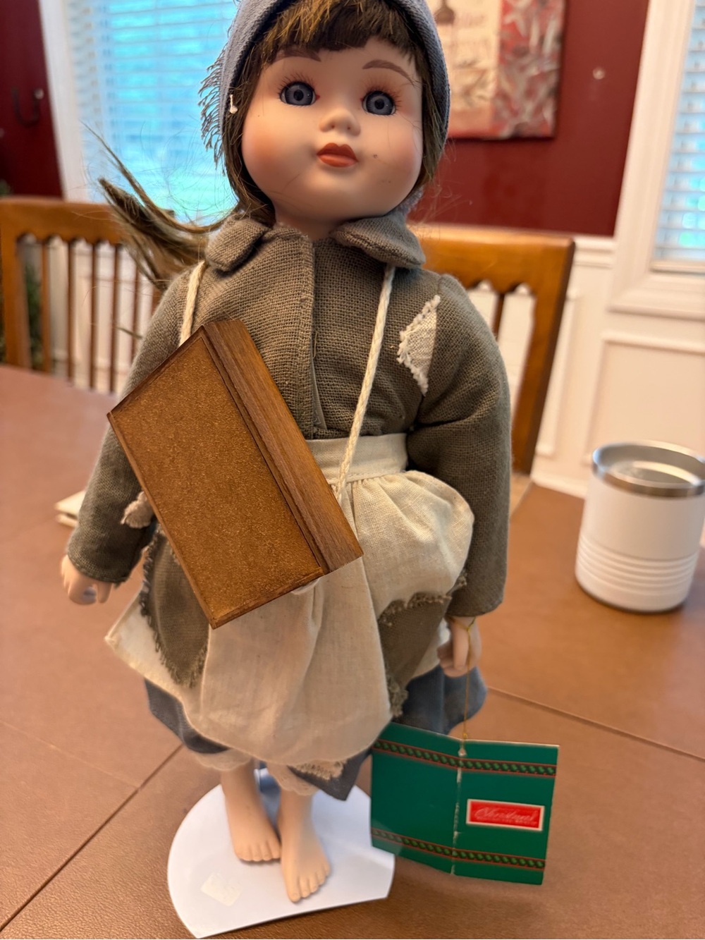 House of Lloyd Christmas Around the World Little Match Girl 15"
Porcelain Doll